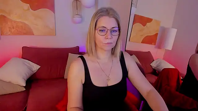 Annie Light online show from December 2025 05:45:02 AM