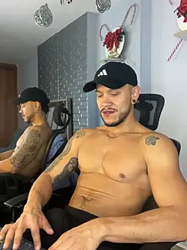 ARON TAYLER01 online show from December 2024 12:27:01 PM