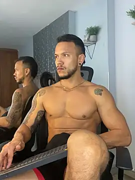 ARON TAYLER01 online show from January 2025 04:27:01 PM