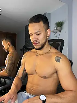 ARON TAYLER01 online show from January 2025 12:40:01 PM