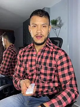 ARON TAYLER01 online show from January 2025 12:41:02 PM