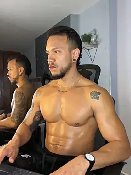 ARON TAYLER01 online show from January 2025 12:37:01 PM