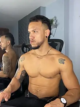 ARON TAYLER01 online show from January 2025 12:40:02 PM