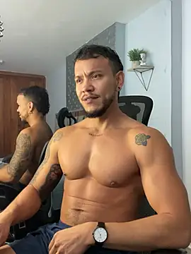 ARON TAYLER01 online show from February 2025 04:24:02 PM