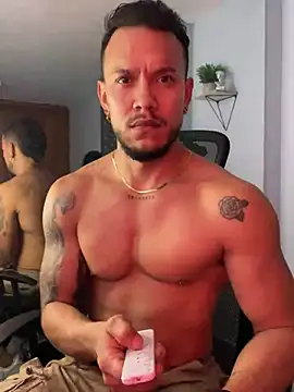 ARON TAYLER01 online show from February 2025 04:18:01 PM