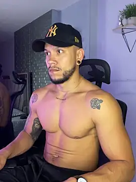 ARON TAYLER01 online show from September 2025 10:28:01 AM