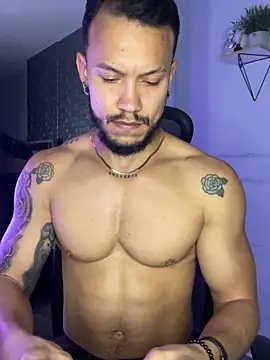 ARON TAYLER01 online show from November 2025 10:26:02 AM