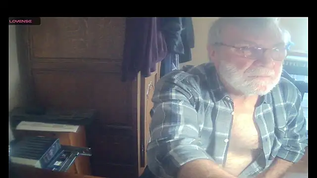 Snapshot of terrybare chatting on February 2026 10:20:02 AM terrybare online show from February 2026 10:20:02 AM