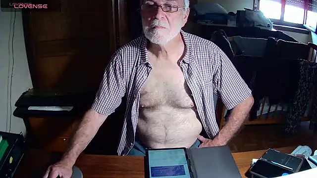 Snapshot of terrybare chatting on May 2026 02:36:02 PM terrybare online show from May 2026 02:36:02 PM