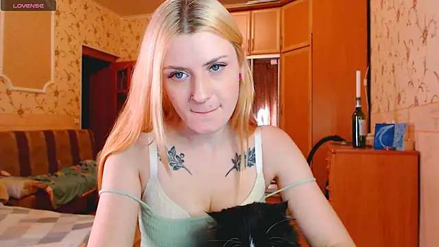 Snapshot of MarySweetness chatting on February 2025 04:44:01 PM MarySweetness online show from February 2025 04:44:01 PM