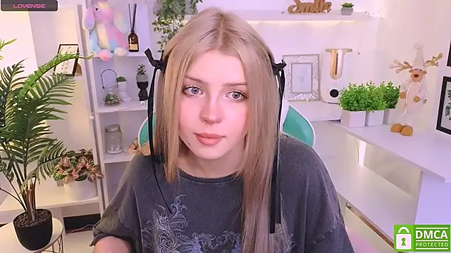 Grace and  Jacob online show from January 2025 08:33:01 AM