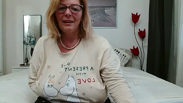 YulliaMilf online show from March 2025 05:33:01 AM