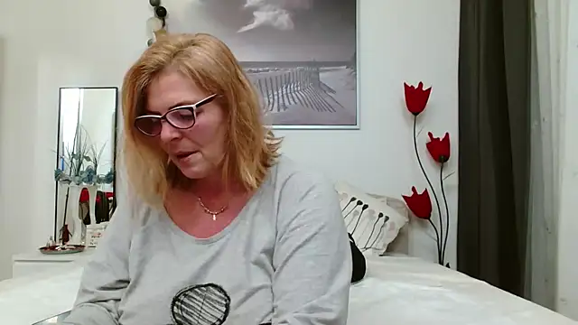 YulliaMilf online show from March 2025 04:45:02 PM