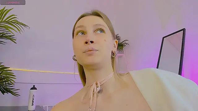 Jess Anders  online show from November 2025 08:20:01 AM