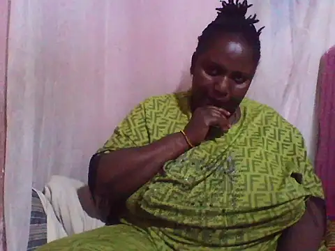 Snapshot of big_clits chatting on October 2025 04:09:01 AM big clits online show from October 2025 04:09:01 AM