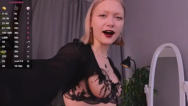 Snapshot of _Rude_Girl_ chatting on December 2024 03:22:01 PM Rude Girl online show from December 2024 03:22:01 PM