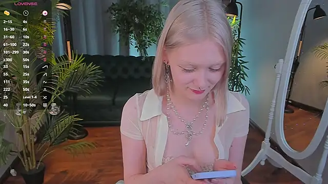 Snapshot of _Rude_Girl_ chatting on December 2024 03:13:01 PM Rude Girl online show from December 2024 03:13:01 PM