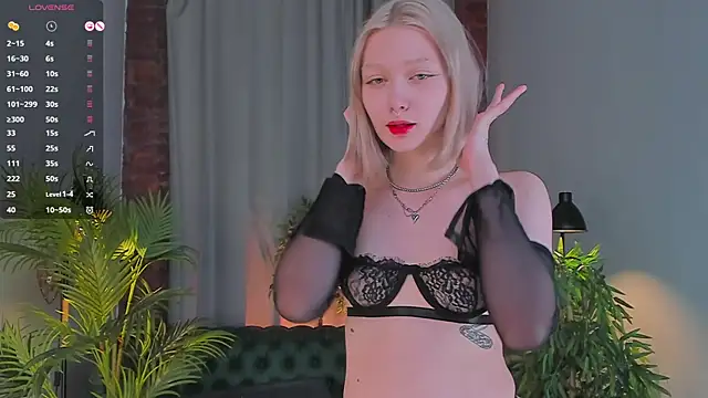 Snapshot of _Rude_Girl_ chatting on January 2025 06:33:02 PM Rude Girl online show from January 2025 06:33:02 PM