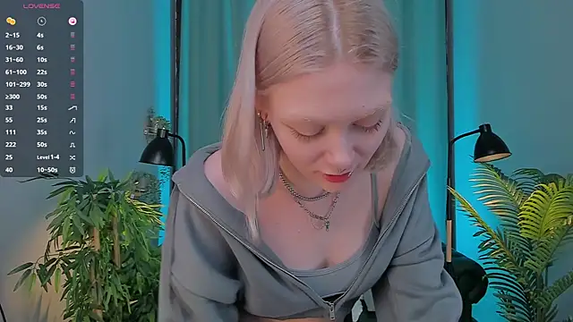 Snapshot of _Rude_Girl_ chatting on February 2025 05:37:01 PM Rude Girl online show from February 2025 05:37:01 PM