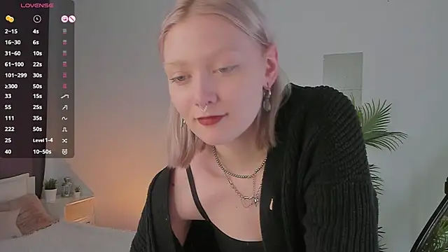 Snapshot of _Rude_Girl_ chatting on February 2025 06:41:01 PM Rude Girl online show from February 2025 06:41:01 PM