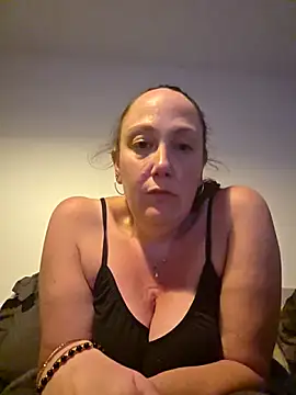 Wisie Cutie online show from March 2026 10:25:01 PM