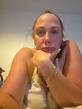 Wisie Cutie online show from April 2026 10:04:01 PM