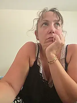Snapshot of Wisie_Cutie chatting on June 2026 02:10:02 PM Wisie Cutie online show from June 2026 02:10:02 PM