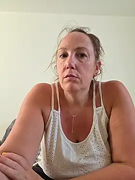 Snapshot of Wisie_Cutie chatting on June 2026 04:28:01 PM Wisie Cutie online show from June 2026 04:28:01 PM