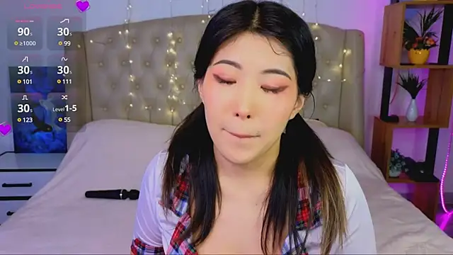 Wendy  Hills online show from March 2025 03:39:01 PM