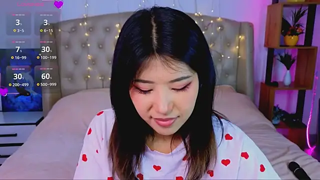 Wendy  Hills online show from March 2025 03:41:01 PM