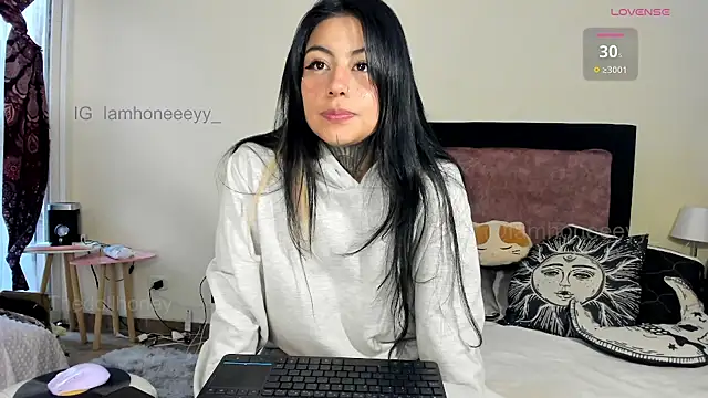 Thedollhoney online show from April 2026 04:37:01 PM