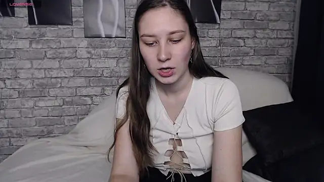 MollyBrams online show from December 2024 12:33:02 PM