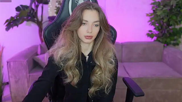 Kisasolo online show from March 2025 07:38:02 PM