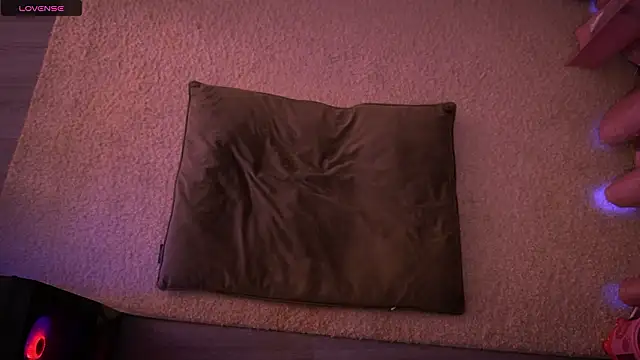 Snapshot of Redhead_Shark_new chatting on February 2026 01:19:02 PM Redhead Shark new online show from February 2026 01:19:02 PM