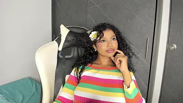 chloe ebony  online show from January 2026 11:43:02 PM