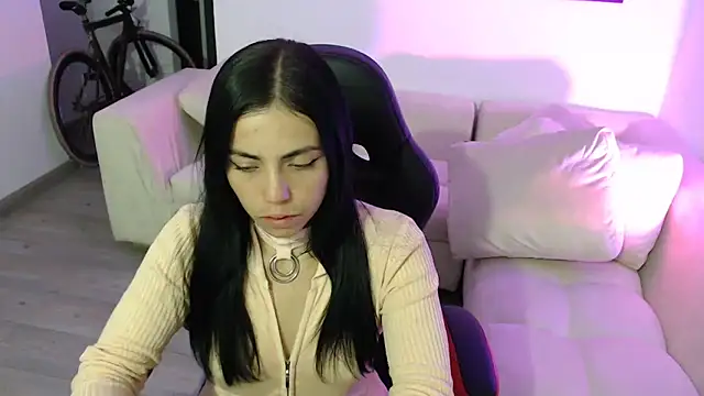 i am nina  online show from January 2025 02:28:02 AM