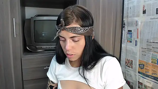 i am nina  online show from February 2025 02:15:02 AM