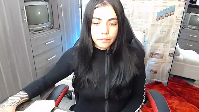 i am nina  online show from September 2025 03:39:02 AM