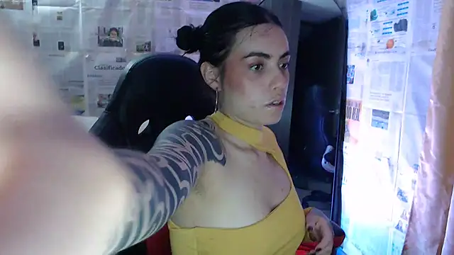 i am nina  online show from September 2025 12:21:01 AM