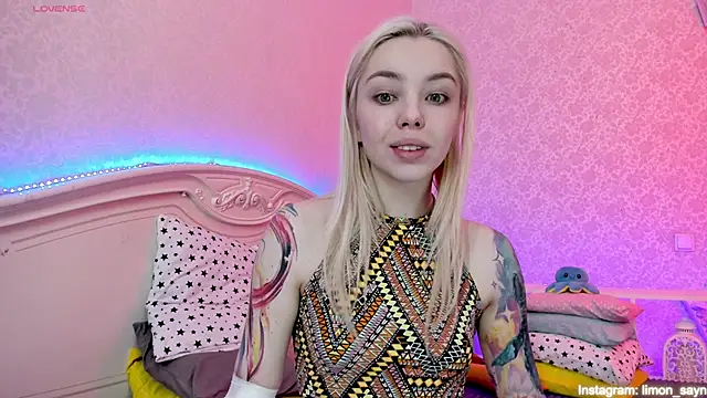 LillyMoure  online show from February 2025 01:34:01 AM