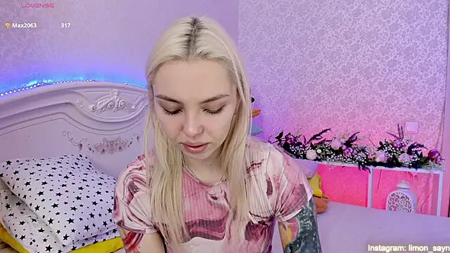 LillyMoure  online show from March 2025 02:52:01 AM