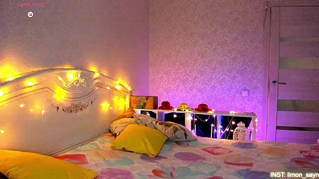 LillyMoure  online show from March 2026 11:08:02 PM