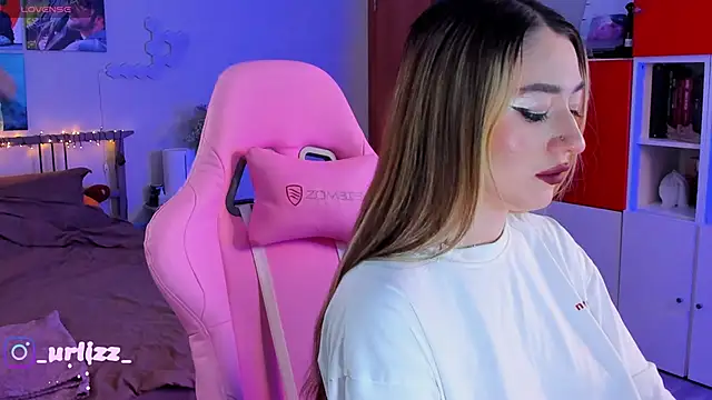 Snapshot of Fiona-Love chatting on December 2024 08:04:02 PM Fiona-Love online show from December 2024 08:04:02 PM