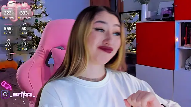 Snapshot of Fiona-Love chatting on December 2024 07:21:01 PM Fiona-Love online show from December 2024 07:21:01 PM