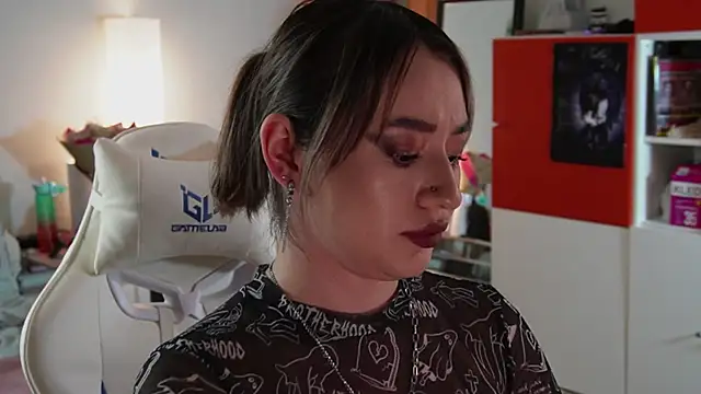 Snapshot of Fiona-Love chatting on September 2025 03:37:02 PM Fiona-Love online show from September 2025 03:37:02 PM