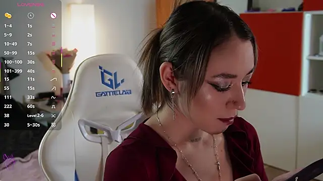 Snapshot of Fiona-Love chatting on October 2025 03:18:01 PM Fiona-Love online show from October 2025 03:18:01 PM