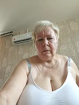 Snapshot of EffectFiona chatting on June 2026 05:54:02 AM EffectFiona online show from June 2026 05:54:02 AM