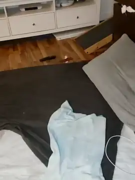 Snapshot of SexyDreamercouple89 chatting on December 2024 05:53:01 AM SexyDreamercouple89 online show from December 2024 05:53:01 AM