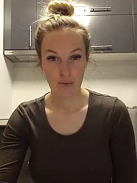 MaviePearl online show from February 2025 09:15:02 AM