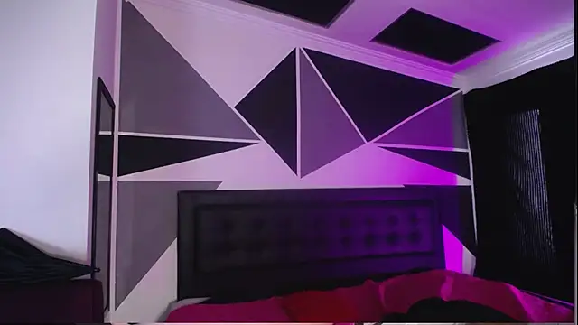 Miss Loise online show from February 2025 07:49:01 PM